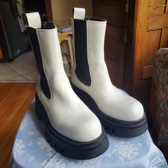 ZARA Chunky Lug Sole Leather Boots White/Black. - Picture 2 of 10
